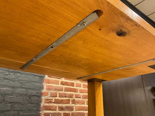 Eikenhouten restauranttafel - afbeelding 6 van  6