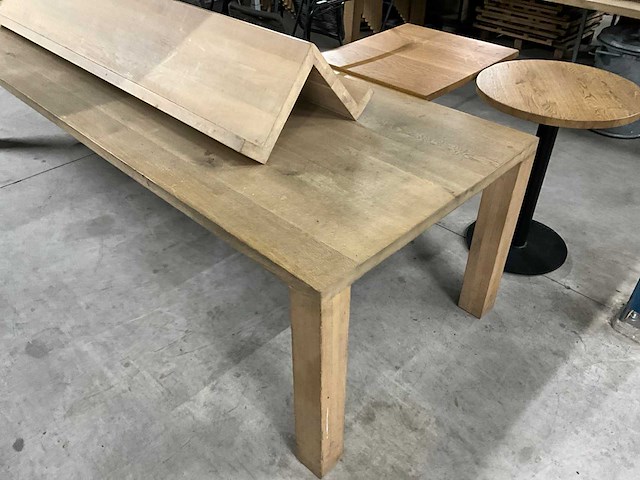 Eikenhouten restauranttafel - afbeelding 3 van  7