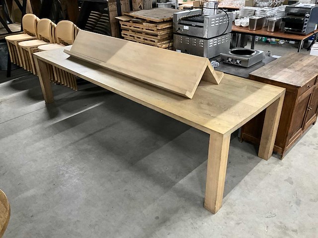 Eikenhouten restauranttafel - afbeelding 1 van  2