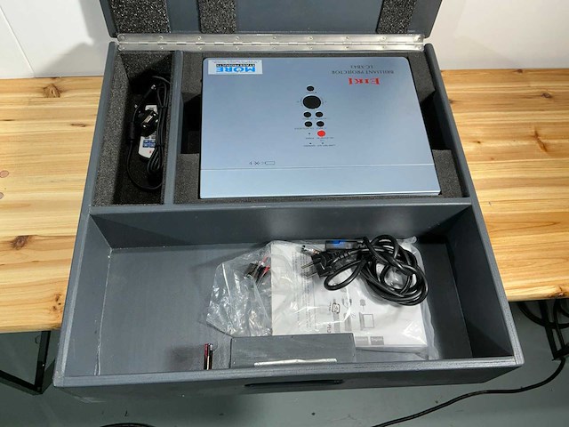 Eiki - 4500 - various video equipment - afbeelding 6 van  6