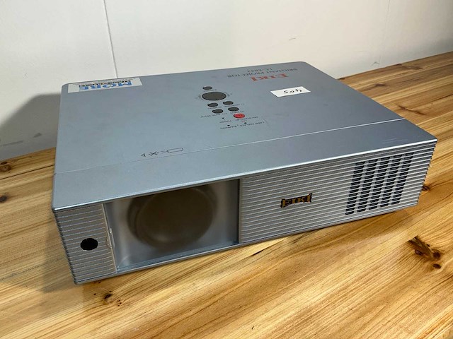 Eiki - various video equipment - afbeelding 1 van  5