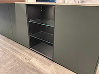 Eilandkeuken met inbouwapparatuur - afbeelding 4 van  41