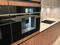 Eilandkeuken met inbouwapparatuur - afbeelding 10 van  41