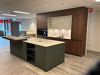 Eilandkeuken met inbouwapparatuur - afbeelding 1 van  41