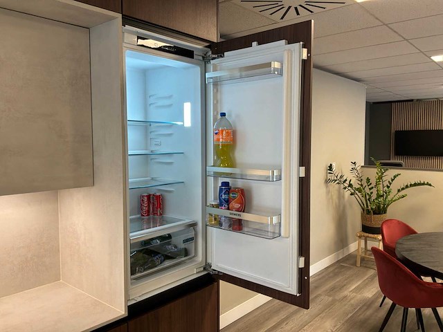 Eilandkeuken met inbouwapparatuur - afbeelding 20 van  41