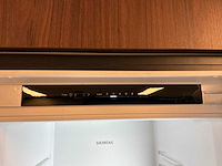 Eilandkeuken met inbouwapparatuur - afbeelding 21 van  41