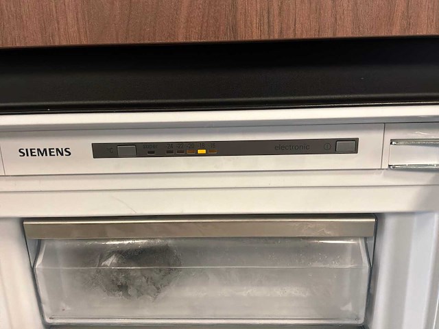 Eilandkeuken met inbouwapparatuur - afbeelding 23 van  41