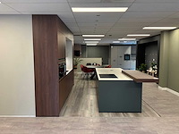 Eilandkeuken met inbouwapparatuur - afbeelding 19 van  41