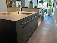 Eilandkeuken met vaste eethoek en kastenwand (c) - afbeelding 7 van  22