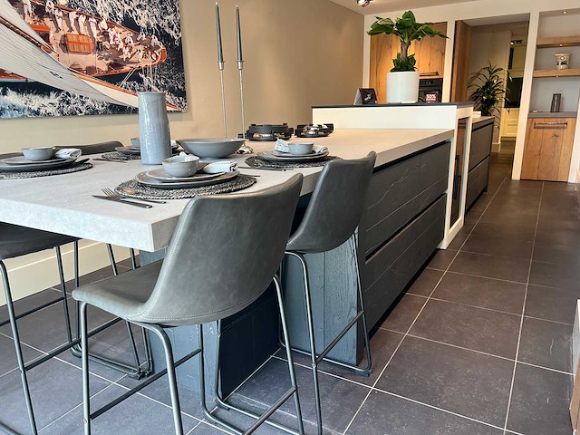 Eilandkeuken met vaste eethoek en kastenwand (c) - afbeelding 12 van  22