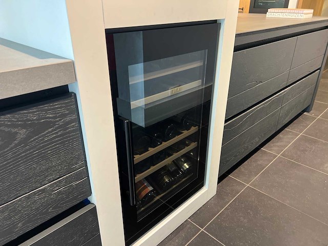 Eilandkeuken met vaste eethoek en kastenwand (c) - afbeelding 19 van  22