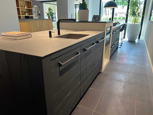 Eilandkeuken met vaste eethoek en kastenwand (c) - afbeelding 6 van  17