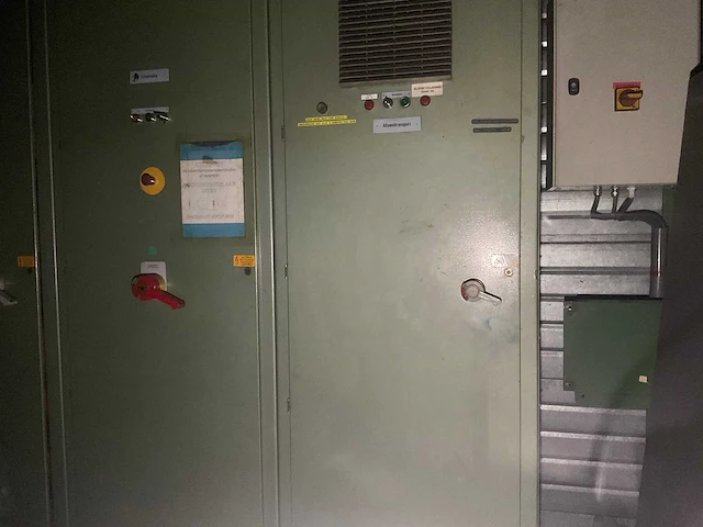 Eirich vormzandmachine en zandopslag - afbeelding 7 van  29