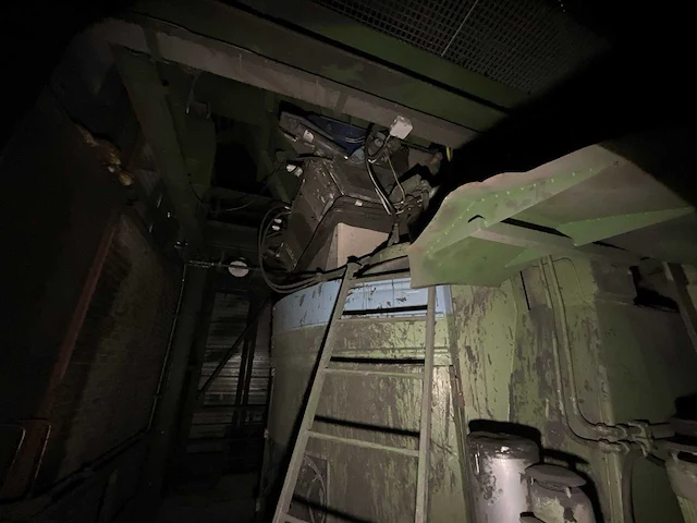 Eirich vormzandmachine en zandopslag - afbeelding 25 van  29