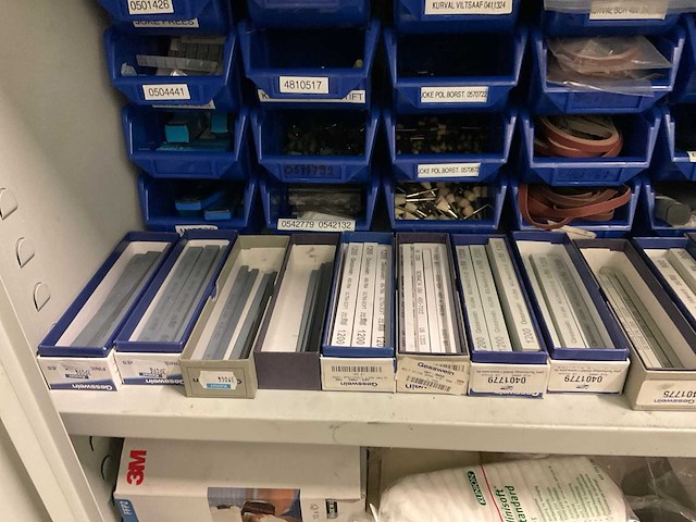 Ekwo kasten met inhoud polijst en slijp materialen (3x) - afbeelding 20 van  21