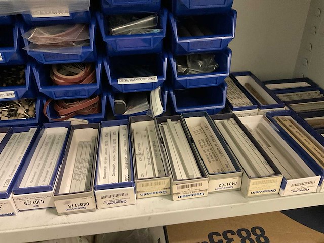 Ekwo kasten met inhoud polijst en slijp materialen (3x) - afbeelding 21 van  21