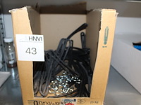 Elastieken met haken in doos. - afbeelding 1 van  2