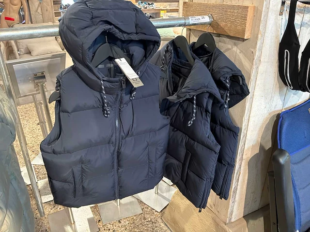 Elbsand bodywarmer (3x) - afbeelding 1 van  5
