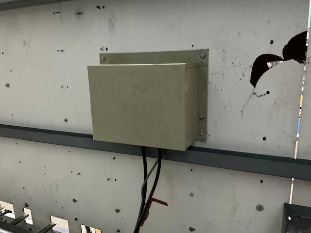 Elcon - 2002 - dsx 215 - verticale platenzaag - afbeelding 2 van  11