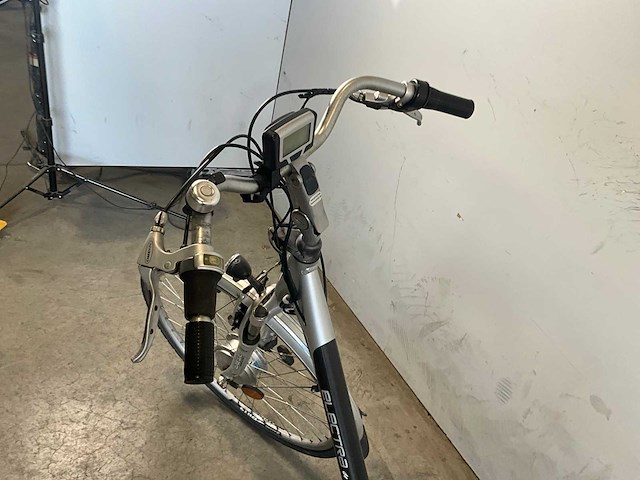 Electra de luxe elektrische fiets - afbeelding 5 van  7