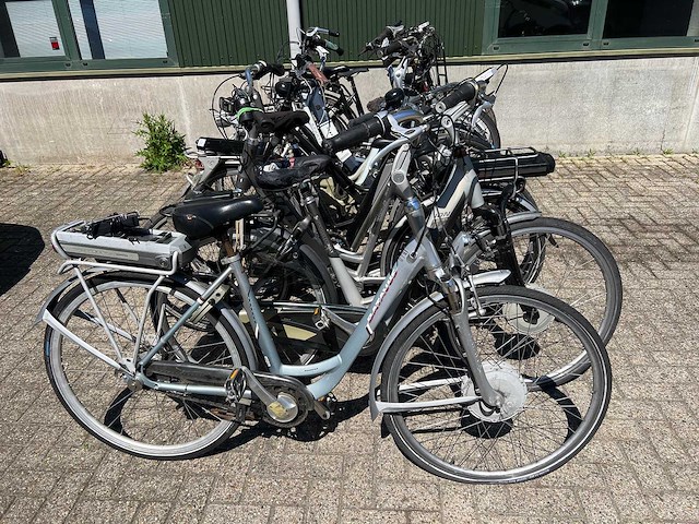 Electric bicycles (9x) - afbeelding 1 van  4