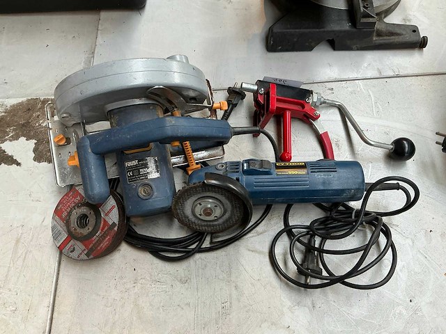 Electrisch en handgereedschap (3x) - afbeelding 1 van  5