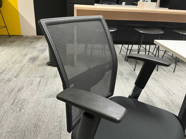 Electrisch verstelbaar bureau (6x) - afbeelding 7 van  8