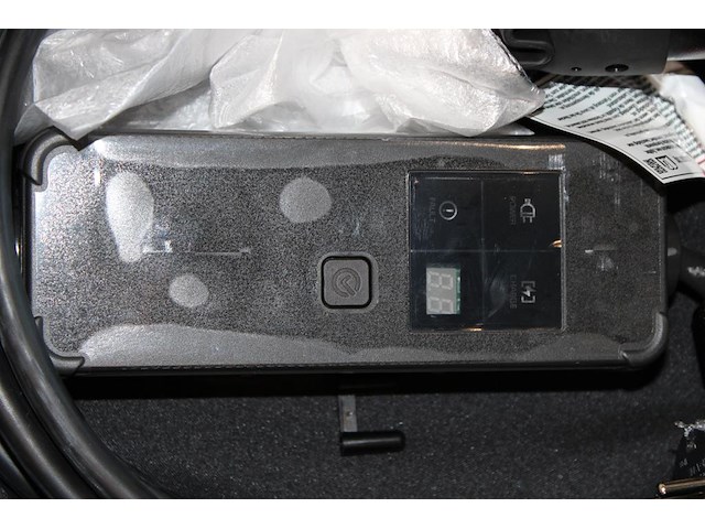 Electrische autolader nn met 240 volt voeding en type 2 laadkabel. - afbeelding 2 van  2