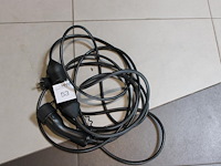 Electrische autolader volvo met 240 volt voeding en type 2 laadkabel. - afbeelding 1 van  1