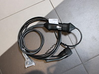 Electrische autolader volvo met 240 volt voeding en type 2 laadkabel. - afbeelding 1 van  1