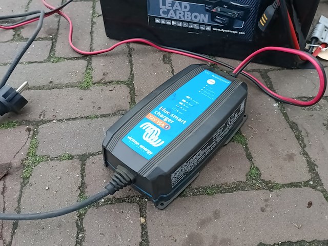 Electrische buitenboordmotor fluistermotor, minn kota, endura 12v met accu en lader - afbeelding 7 van  9