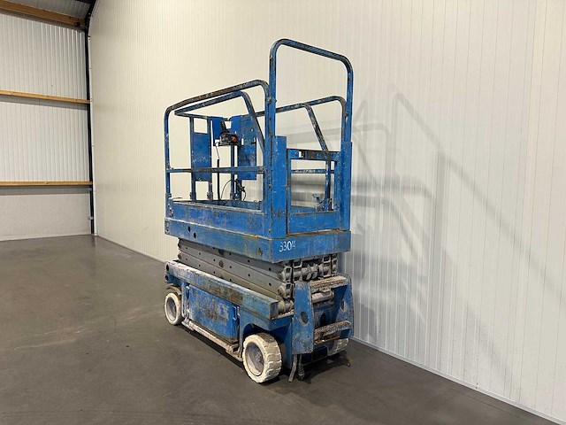 Electrische schaarhoogwerker 8meter - afbeelding 6 van  7