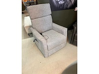 Electrische sta op stoel 2 motorig nederlandse productie beige /taupe weefstof - afbeelding 2 van  2