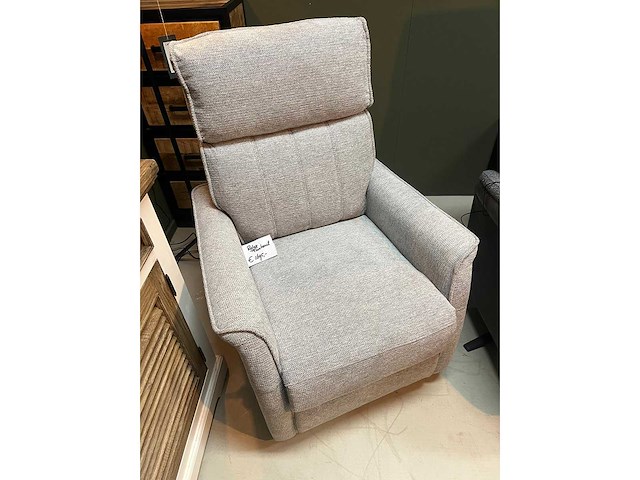 Electrische sta op stoel 2 motorig nederlandse productie beige /taupe weefstof - afbeelding 1 van  2