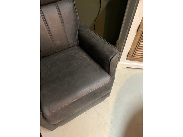 Electrische sta op stoel 2 motorig nederlandse productie leer bruin - afbeelding 1 van  2