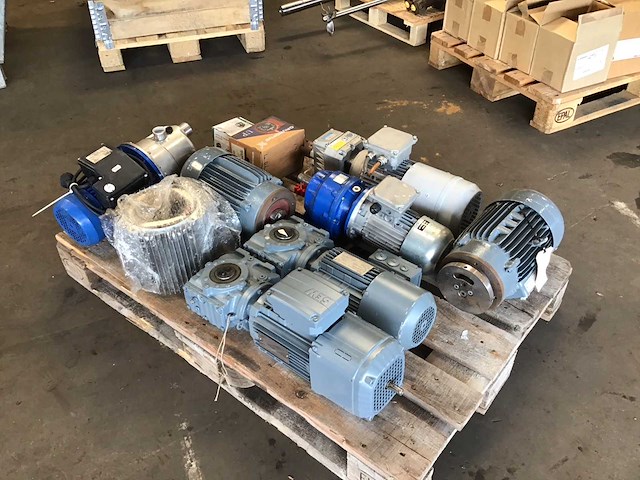 Electro motoren (10x) - afbeelding 1 van  7
