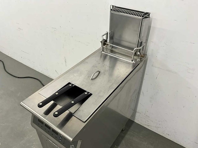 Electrolux - 391345 - elektrische hr friteuse met liftsysteem - afbeelding 13 van  20
