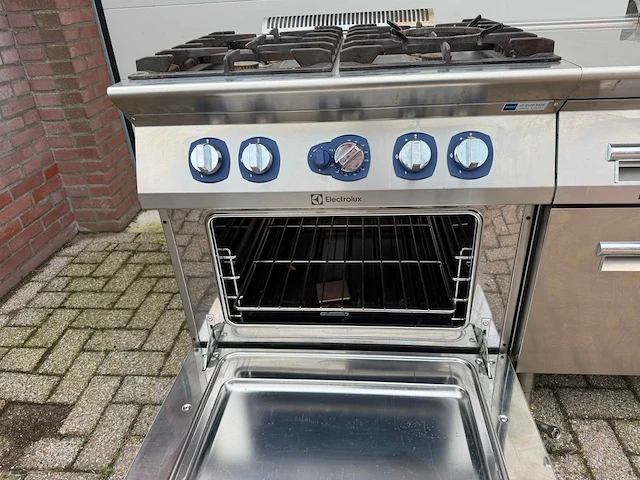 Electrolux - 4 pits fornuis + dubbel frituur + 2 koellades - bakkooklijn - afbeelding 5 van  5