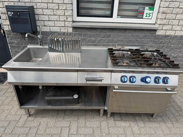 Electrolux - 4 pits fornuis + oven + spoeltafel - bakkooklijn - afbeelding 1 van  5