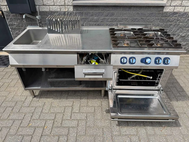 Electrolux - 4 pits fornuis + oven + spoeltafel - bakkooklijn - afbeelding 2 van  5