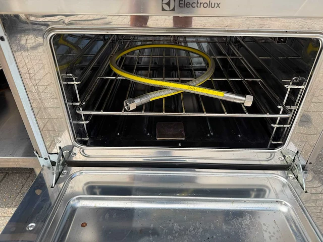 Electrolux - 4 pits fornuis + oven + spoeltafel - bakkooklijn - afbeelding 4 van  5