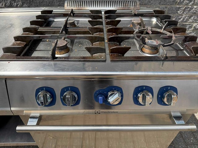 Electrolux - 4 pits fornuis + oven + spoeltafel - bakkooklijn - afbeelding 1 van  3