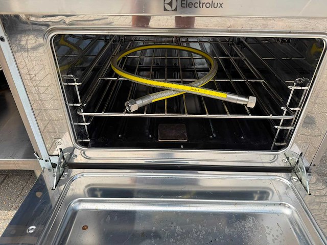 Electrolux - 4 pits fornuis + oven + spoeltafel - bakkooklijn - afbeelding 2 van  3
