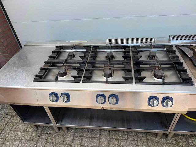 Electrolux - 6 pits fornuis + bakplaat - bakkooklijn - afbeelding 2 van  5