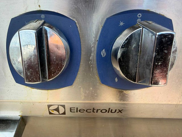 Electrolux - 6 pits fornuis + bakplaat - bakkooklijn - afbeelding 5 van  5