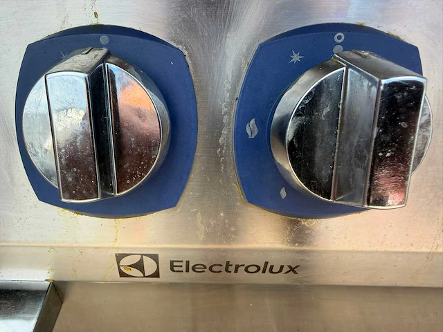 Electrolux - 6 pits fornuis + bakplaat - bakkooklijn - afbeelding 5 van  5