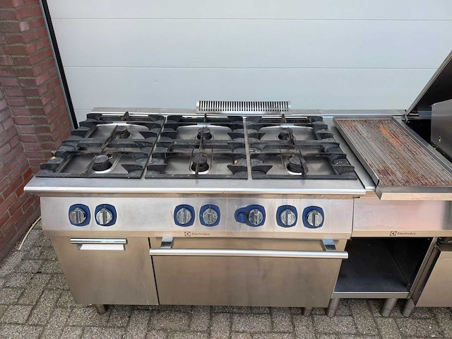 Electrolux - 6 pits fornuis + braadslee - bakkooklijn - afbeelding 2 van  4