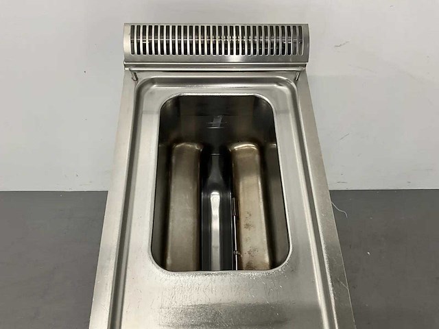 Electrolux - e7fred1gf0 - elektrische friteuse (2024) - afbeelding 3 van  7