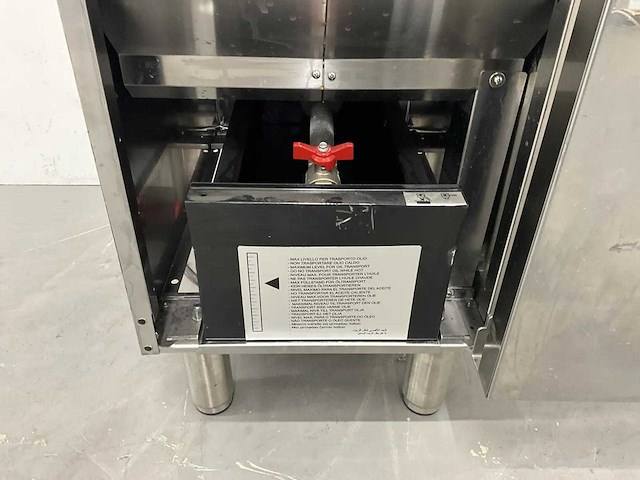 Electrolux - e7fred1gf0 - elektrische friteuse - afbeelding 2 van  10