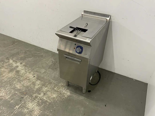 Electrolux - e7fred1gf0 - elektrische friteuse - afbeelding 1 van  6